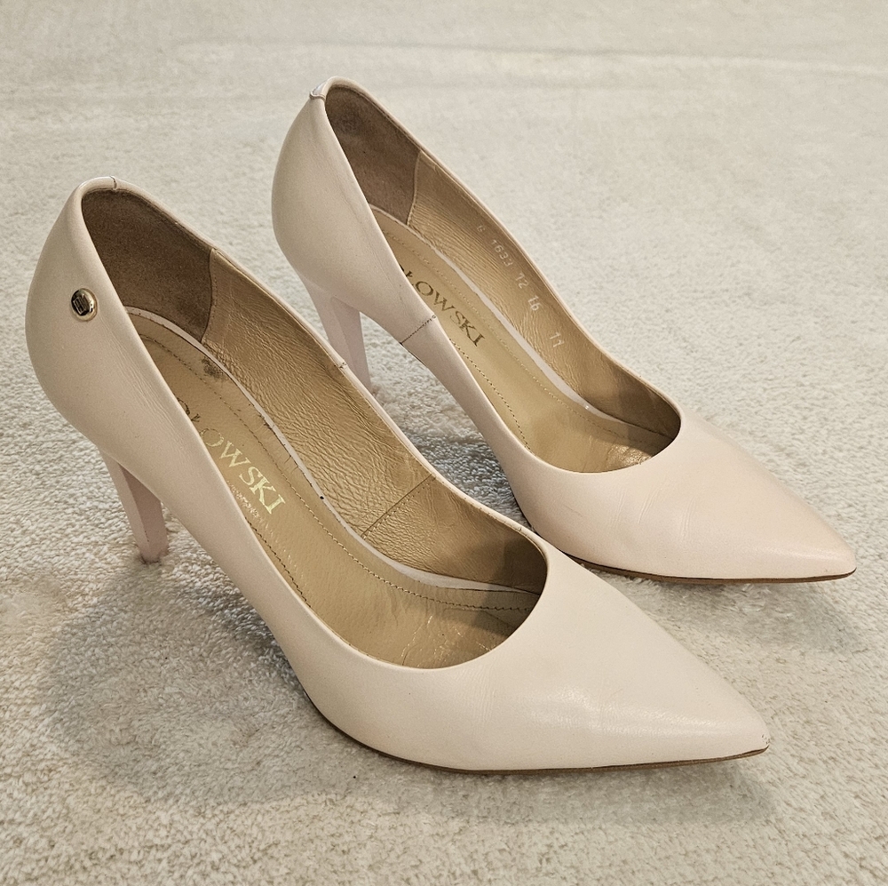 Genuine Leather Cream Heels Pumps Size 9 Business Casual Formal Feminine Work - Picture 3 of 11